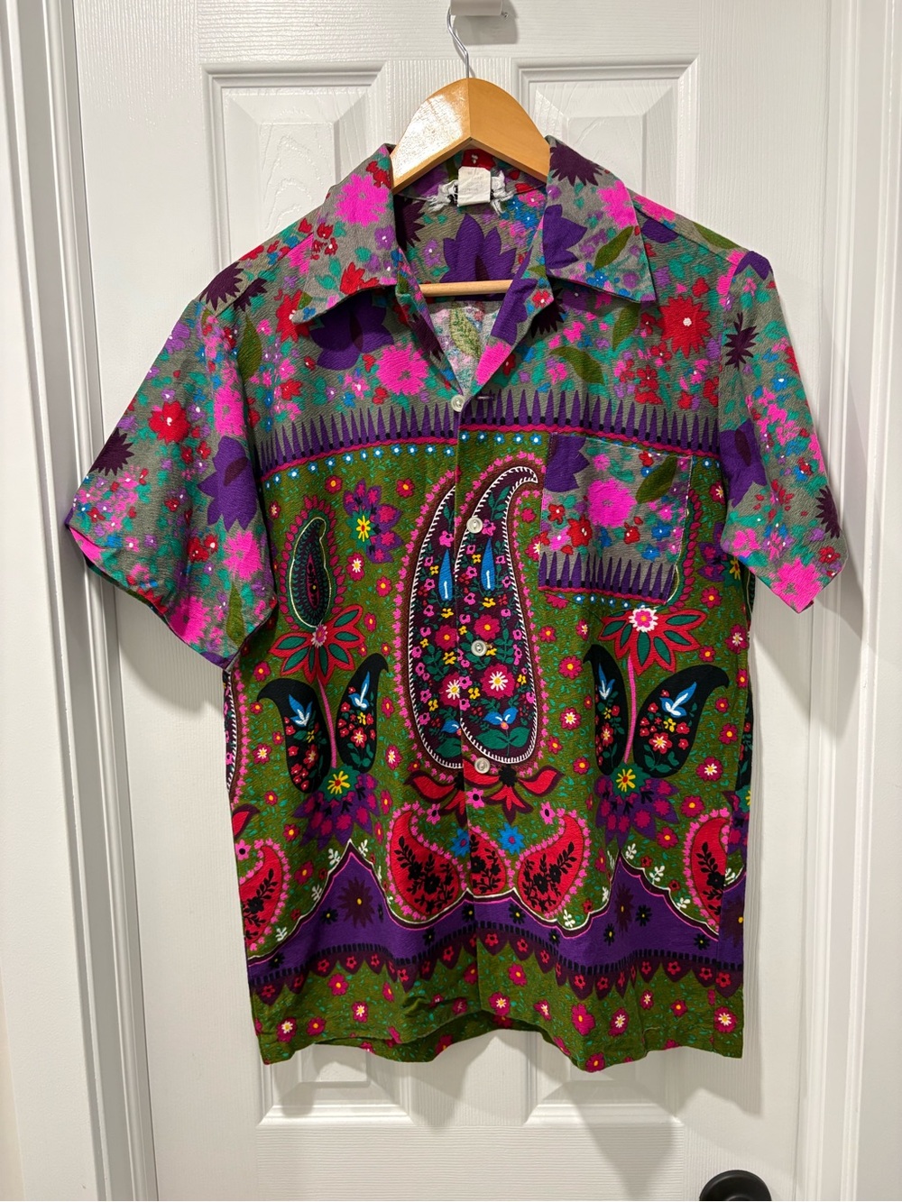Vintage 1970s Hawaiian shirt paisley floral men’s medium